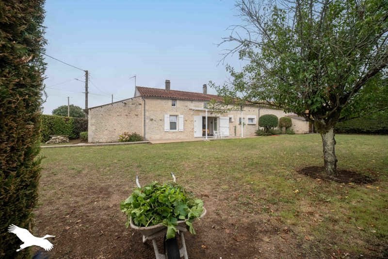 Vente Maison DOIX LES FONTAINES - 6 pièces -184 m² - (85200)
