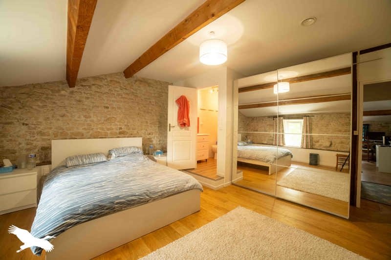 Vente Maison LES VELLUIRE SUR VENDEE - 8 pièces -310 m² - (85770)