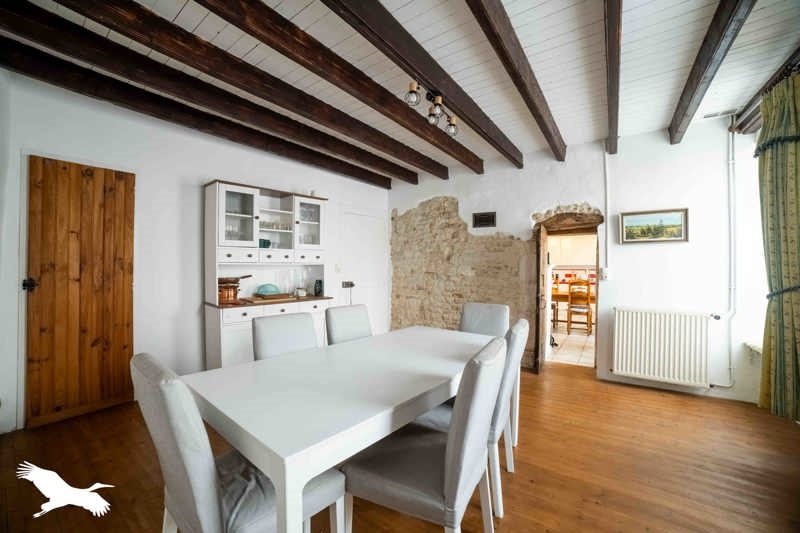 Vente Maison LES VELLUIRE SUR VENDEE - 8 pièces -310 m² - (85770)