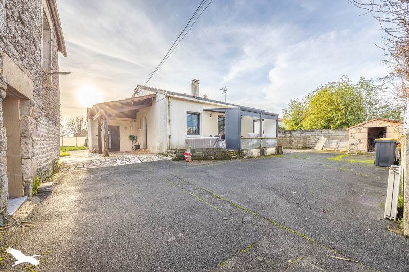Vente Maison FONTENAY LE COMTE - 4 pièces -87 m² - (85200)