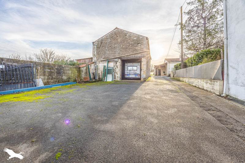 Vente Maison FONTENAY LE COMTE - 4 pièces -87 m² - (85200)