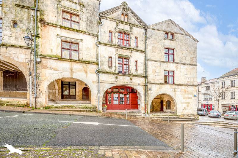 Vente Immeuble FONTENAY LE COMTE - -  250 m² - (85200)