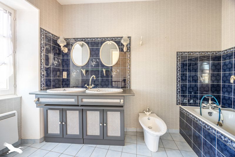 Vente Maison FONTENAY LE COMTE - 7 pièces -150 m² - (85200)