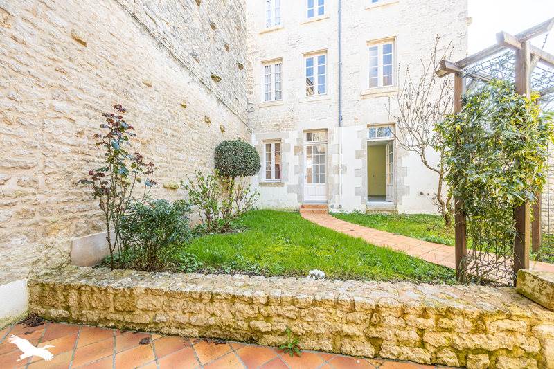 Vente Maison FONTENAY LE COMTE - 7 pièces -150 m² - (85200)