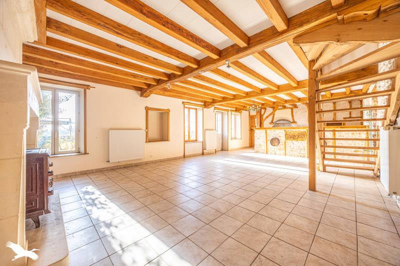 Vente Maison XANTON CHASSENON - 10 pièces -266 m² - (85240)