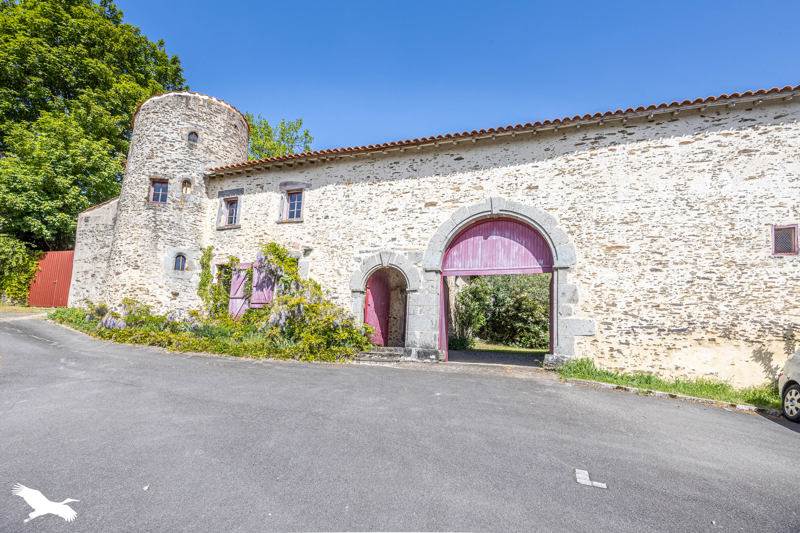 Vente Maison TERVAL - 11 pièces -387 m² - (85120)