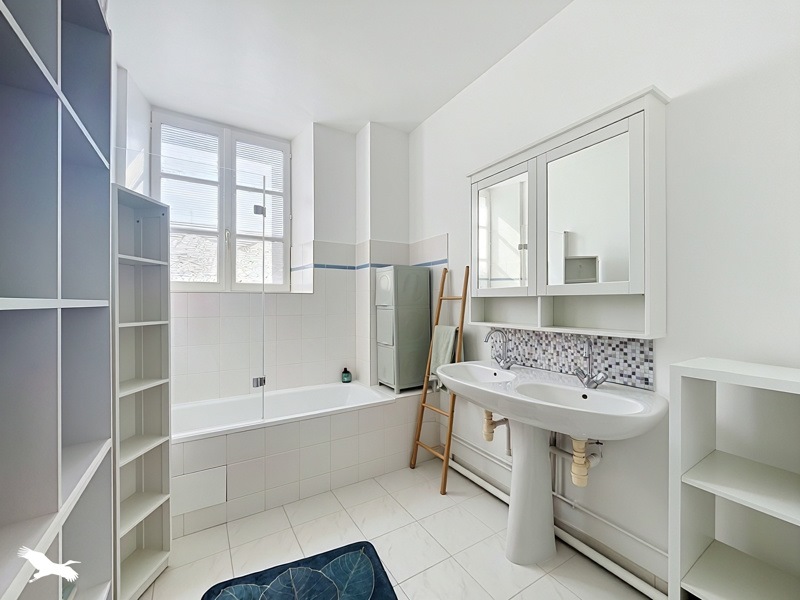 Vente Appartement FONTENAY LE COMTE - 3 pièces -101 m² - (85200)