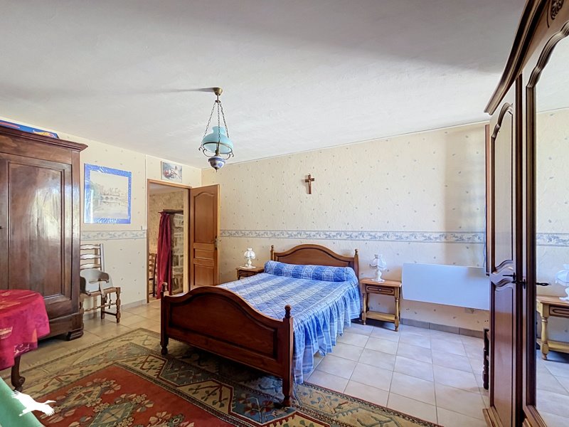 Vente Maison ST VALERIEN - 6 pièces -347 m² - (85570)