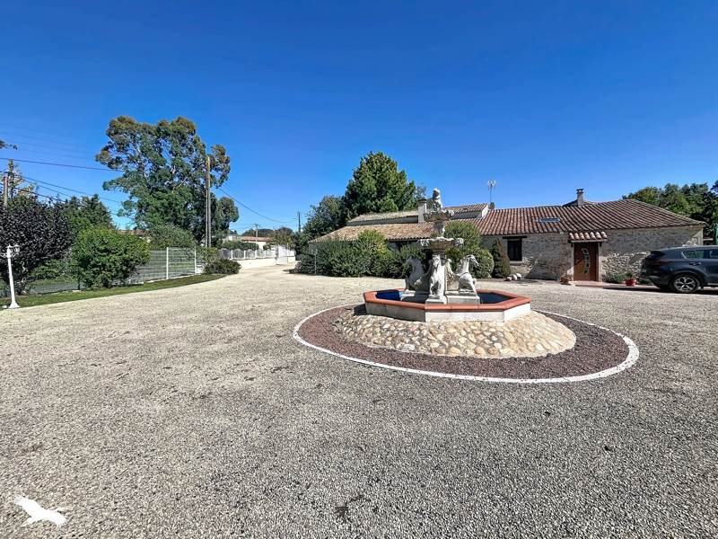 Vente Maison ST VALERIEN - 6 pièces -347 m² - (85570)