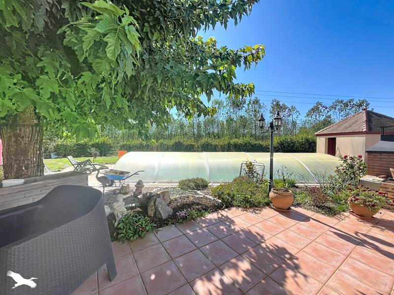 Vente Maison ST VALERIEN - 6 pièces -347 m² - (85570)