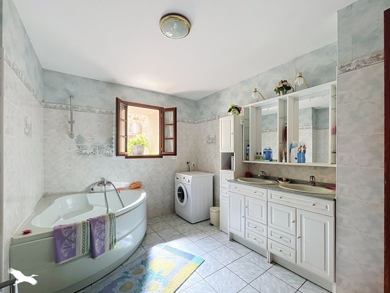Vente Maison ST VALERIEN - 6 pièces -347 m² - (85570)