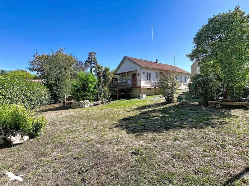Vente Maison LONGEVES - 7 pièces -103 m² - (85200)