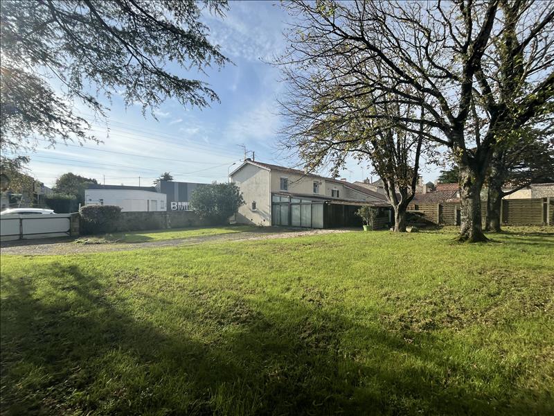 Vente Maison FONTENAY LE COMTE - 4 pièces -90 m² - (85200)