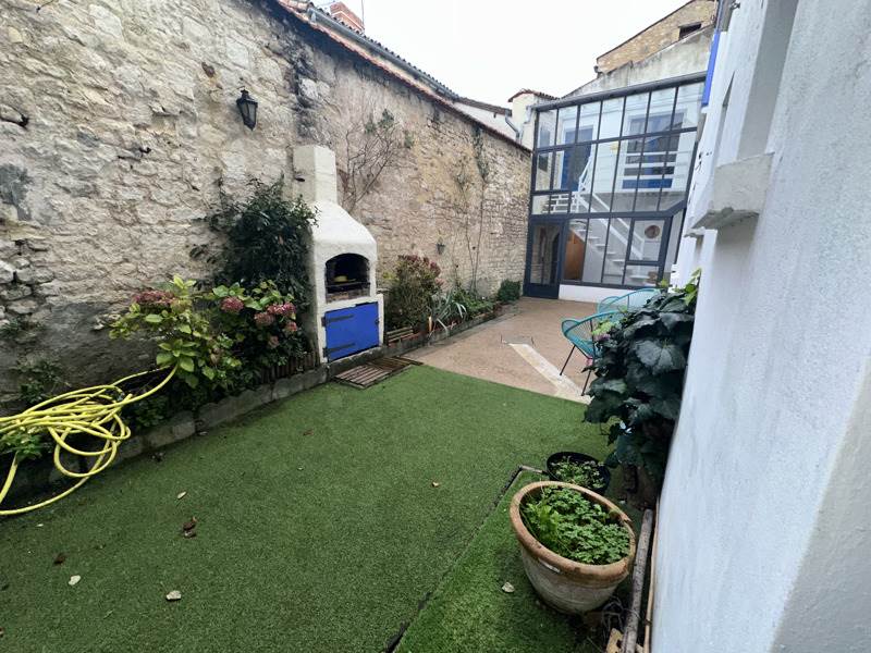 Vente Maison FONTENAY LE COMTE - 5 pièces -177 m² - (85200)