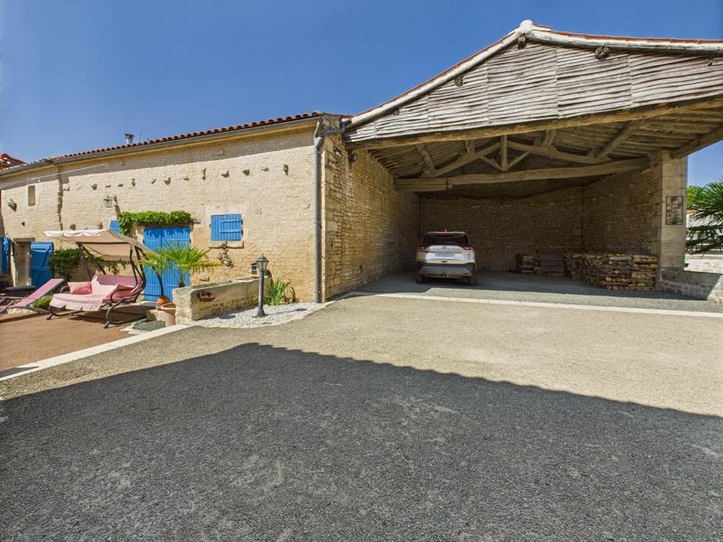Vente Maison ST MARTIN DE FRAIGNEAU - 8 pièces -305 m² - (85200)