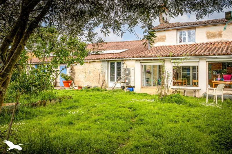 Vente Maison MAILLEZAIS - 8 pièces -210 m² - (85420)