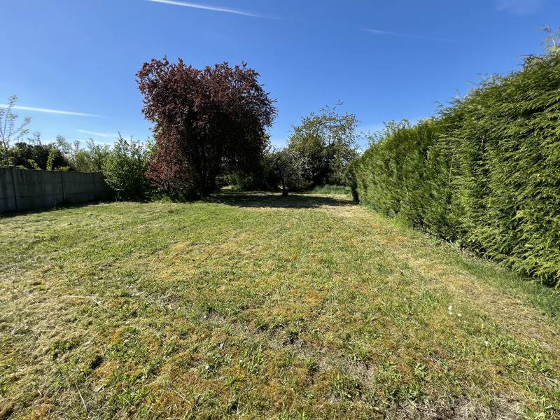 Terrain 6 pièces · à Lamotte-Beuvron · 66 780 €