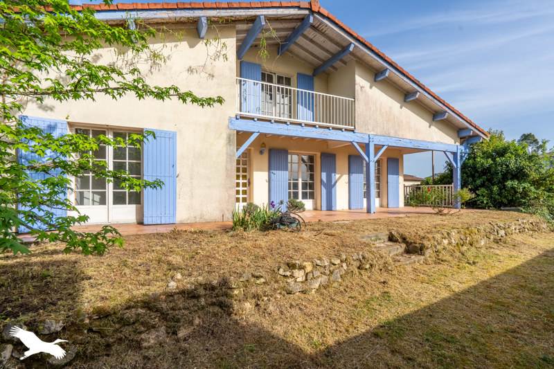 Vente Maison CANEJAN - 5 pièces -182 m² - (33610)
