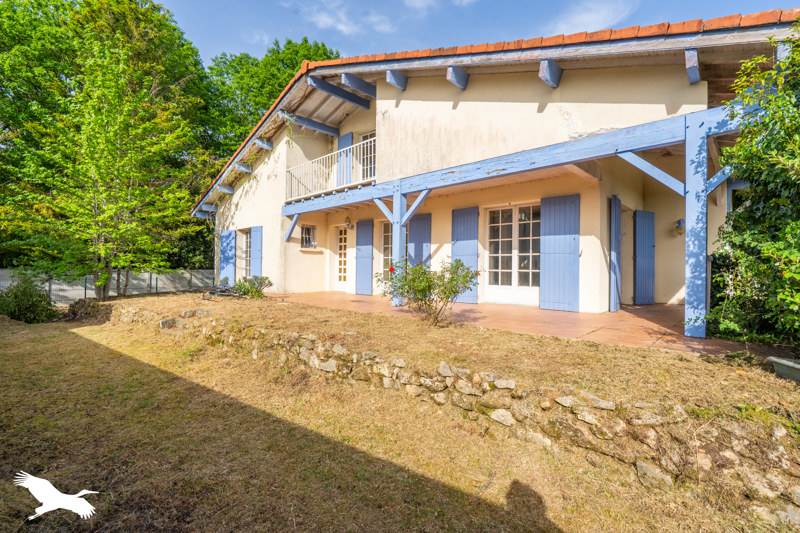 Vente Maison CANEJAN - 5 pièces -182 m² - (33610)