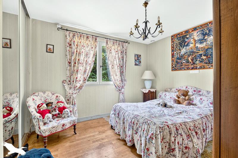 Vente Maison ST PIERRE DE CHIGNAC - 7 pièces -183 m² - (24330)
