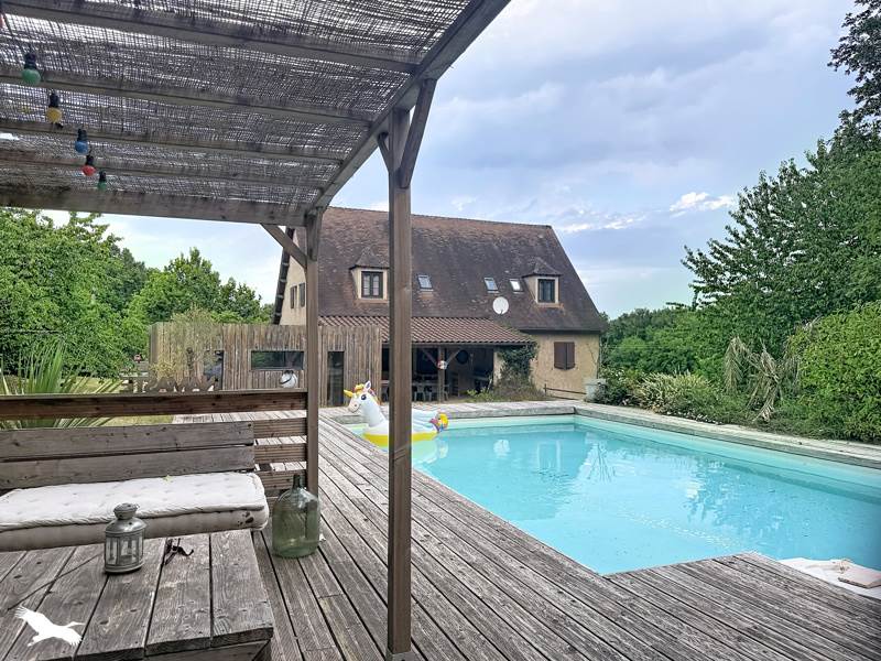 Vente Maison BASSILLAC ET AUBEROCHE - 7 pièces -197 m² - (24330)
