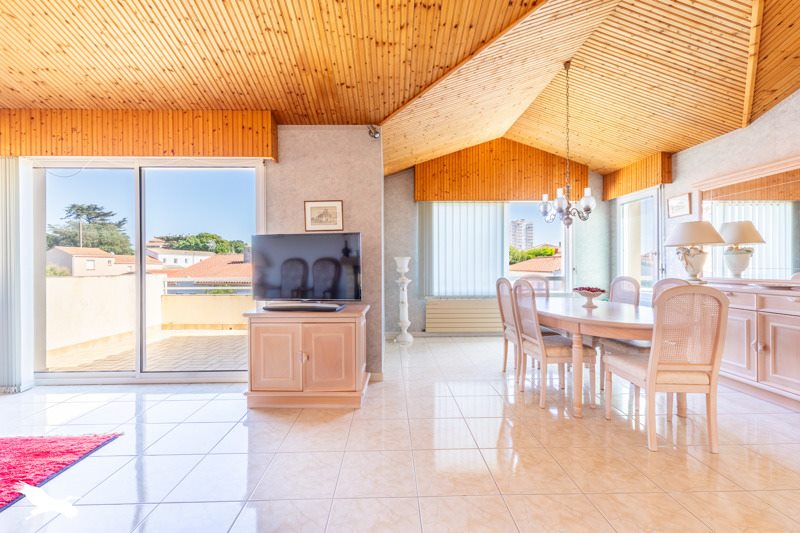 Vente Maison LES SABLES D OLONNE - 7 pièces -190 m² - (85100)