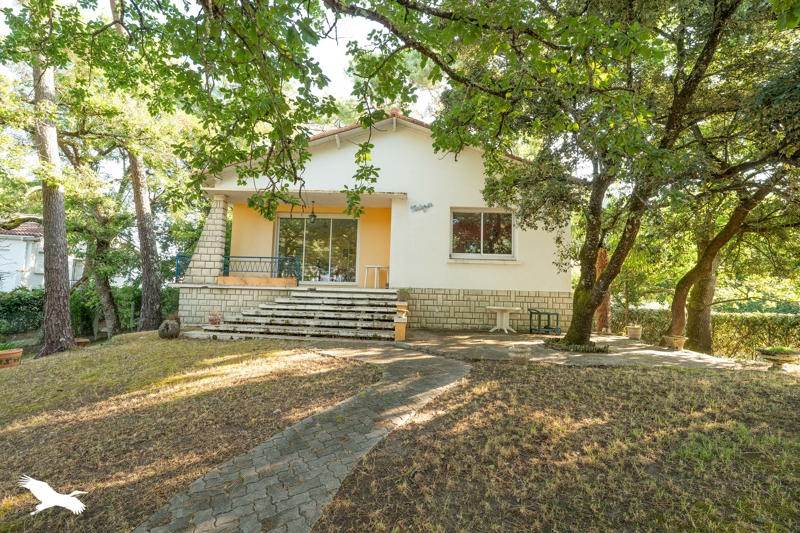 Vente Maison ST GEORGES DE DIDONNE - 5 pièces -135 m² - (17110)