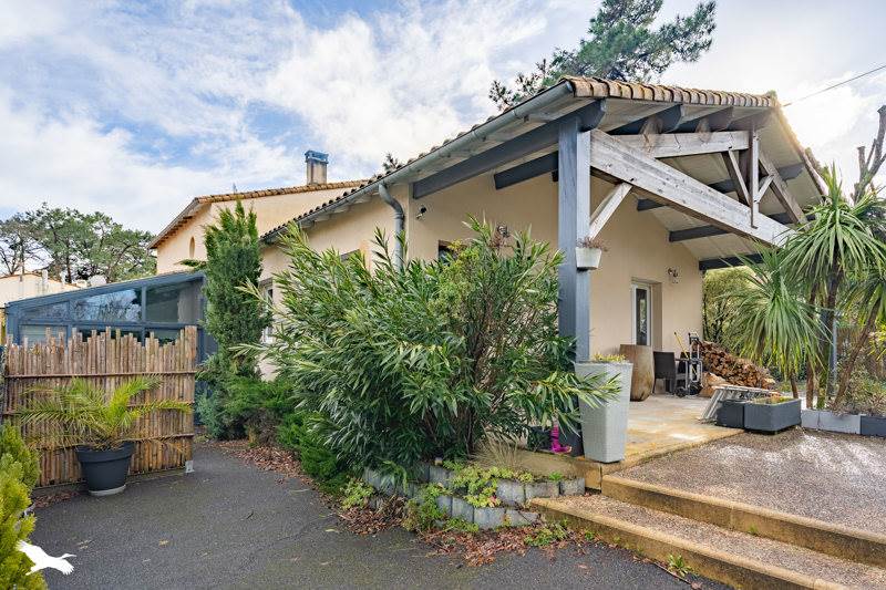 Vente Maison ST GEORGES DE DIDONNE - 5 pièces -180 m² - (17110)