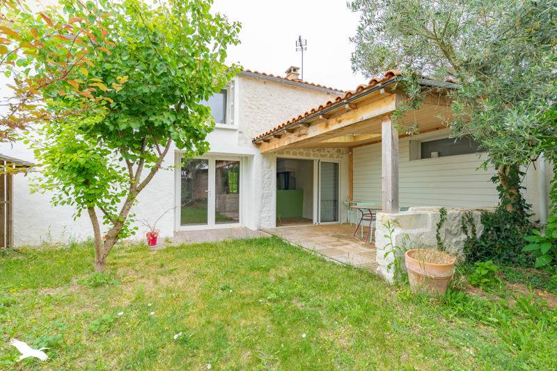 Vente Maison ST GEORGES DE DIDONNE - 6 pièces -160 m² - (17110)