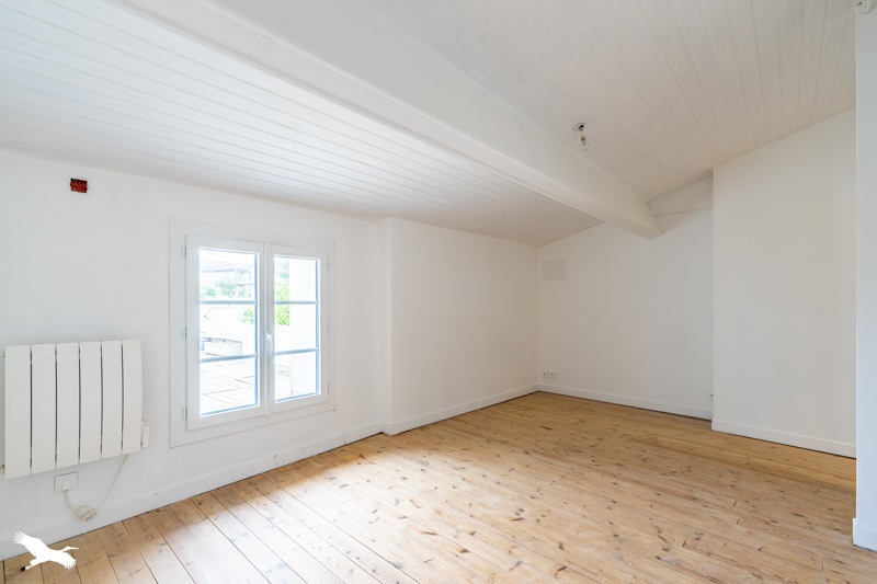 Vente Maison ST GEORGES DE DIDONNE - 6 pièces -160 m² - (17110)