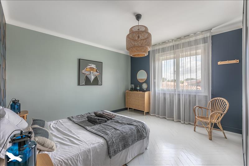 Vente Maison GUJAN MESTRAS - 6 pièces -176 m² - (33470)