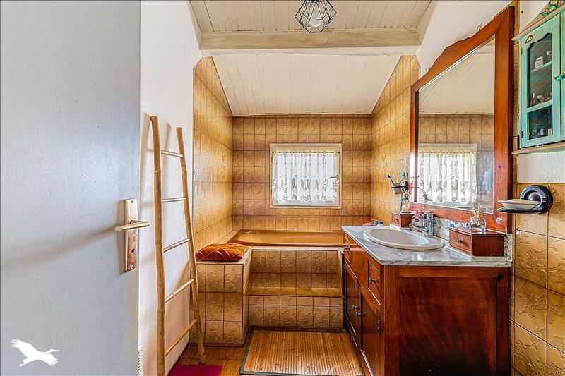 Vente Maison ARTIGUES PRES BORDEAUX - 6 pièces -140 m² - (33370)