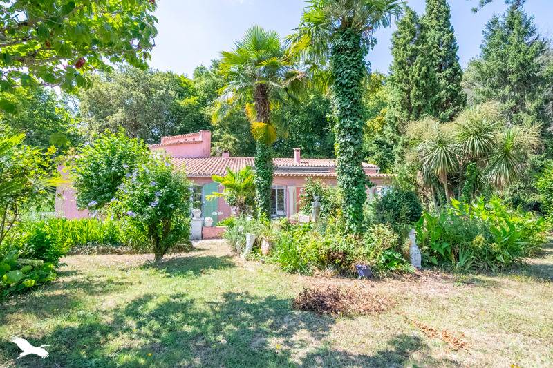 Vente Maison YVRAC - 5 pièces -165 m² - (33370)