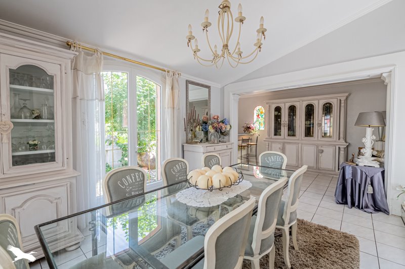 Vente Maison YVRAC - 5 pièces -165 m² - (33370)