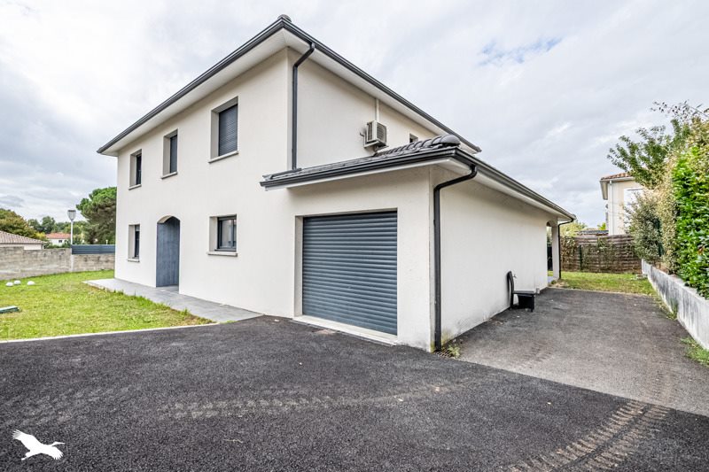 Vente Maison TRESSES - 6 pièces -196 m² - (33370)