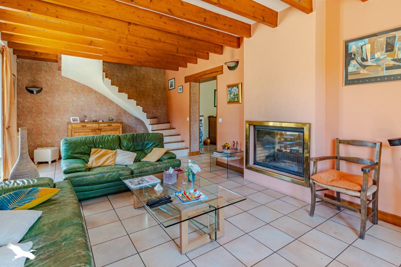 Vente Maison ARTIGUES PRES BORDEAUX - 8 pièces -177 m² - (33370)