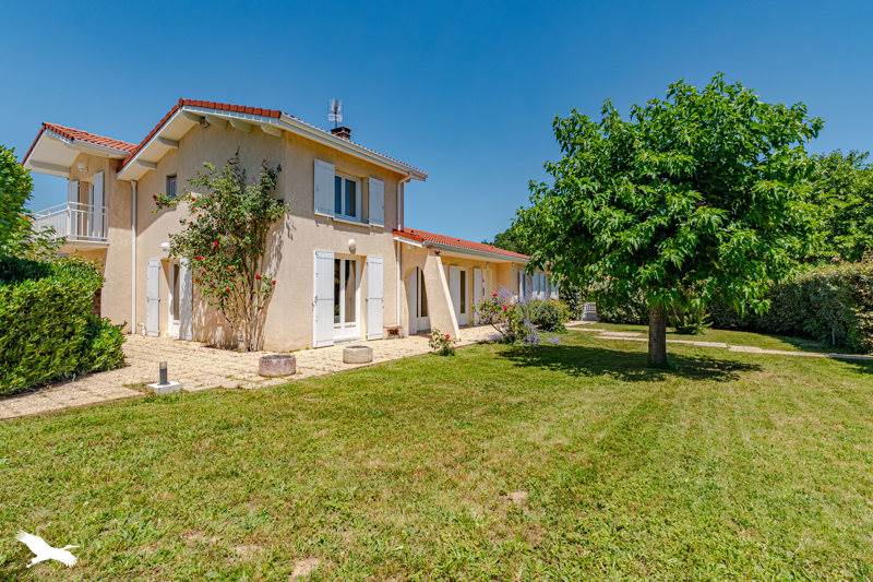 Vente Maison ARTIGUES PRES BORDEAUX - 8 pièces -177 m² - (33370)