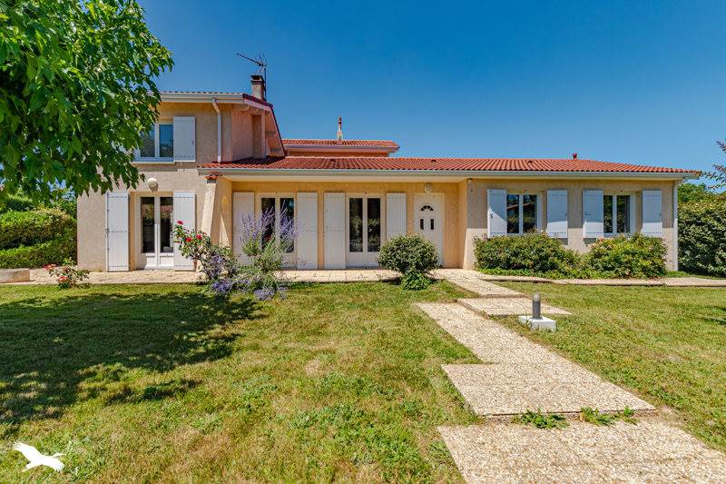 Vente Maison ARTIGUES PRES BORDEAUX - 8 pièces -177 m² - (33370)