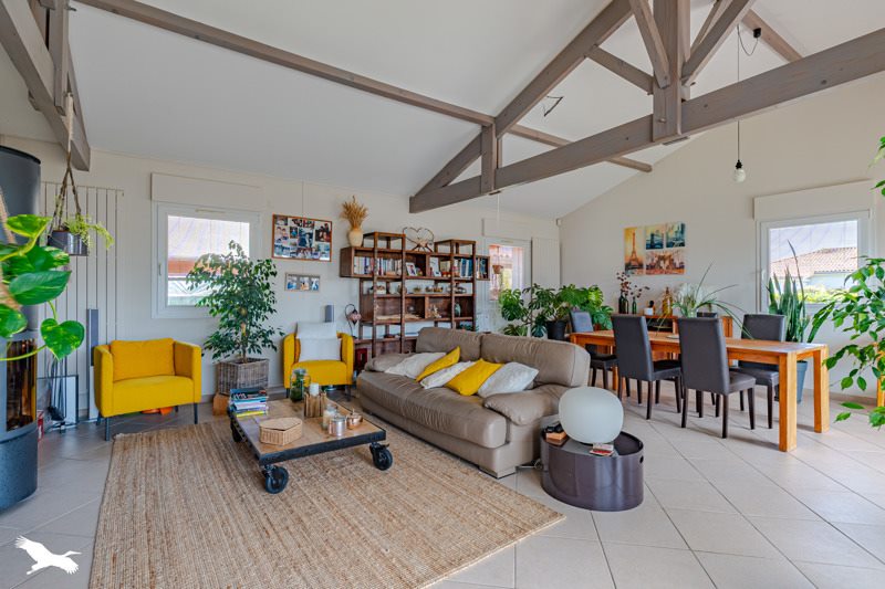 Vente Maison YVRAC - 6 pièces -163 m² - (33370)