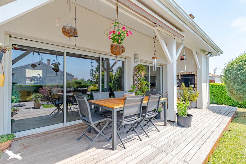 Vente Maison YVRAC - 6 pièces -163 m² - (33370)