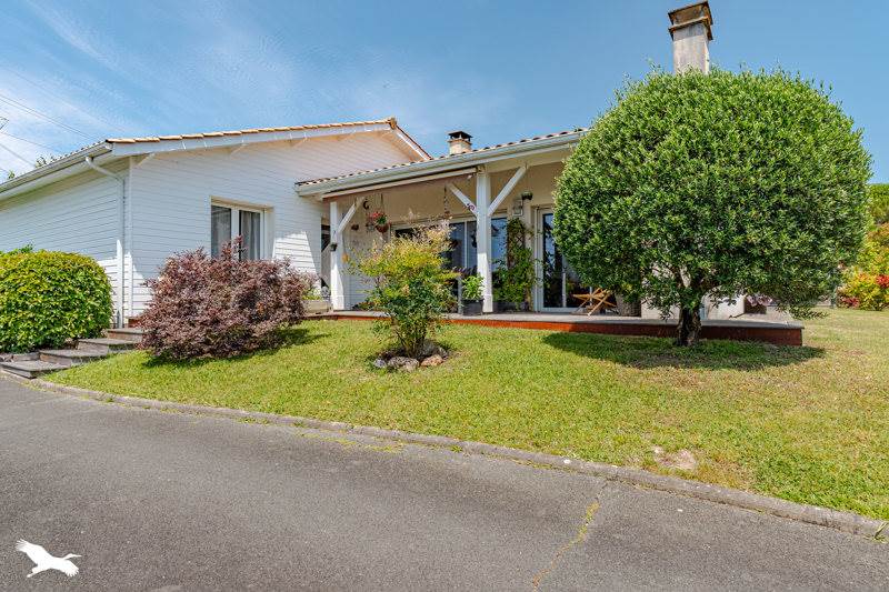 Vente Maison YVRAC - 6 pièces -163 m² - (33370)