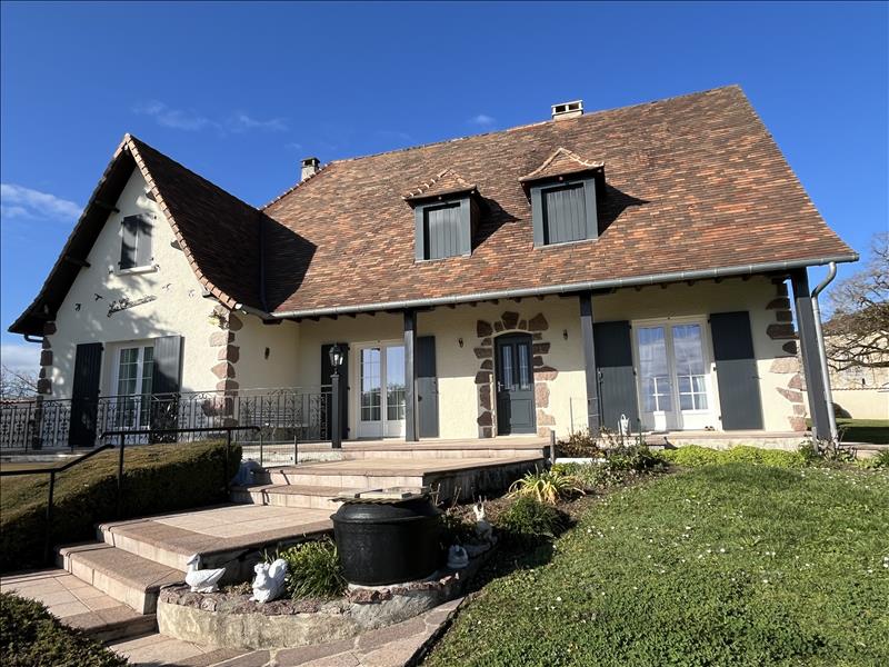 Vente Maison MAREUIL EN PERIGORD - 7 pièces -209 m² - (24340)