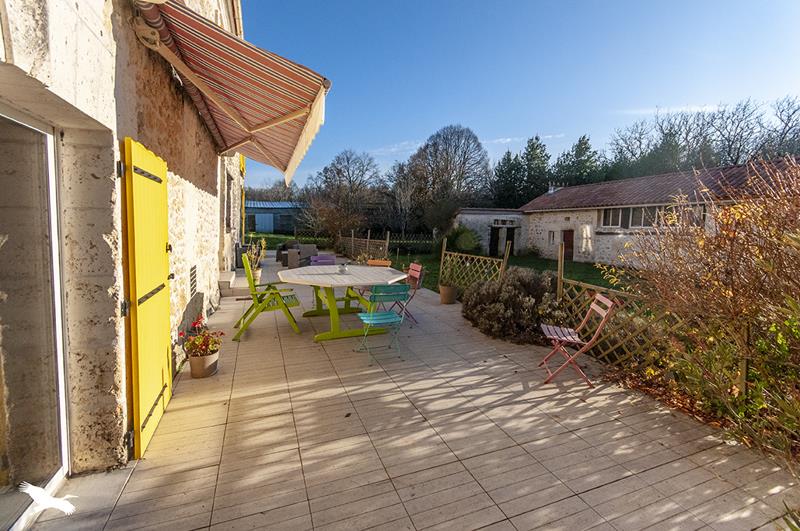 Vente Maison MAREUIL EN PERIGORD - 8 pièces -233 m² - (24340)