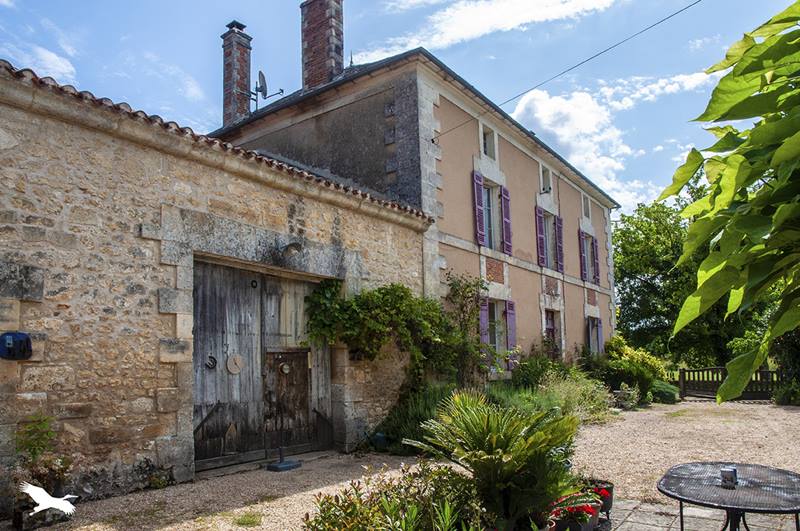 Vente Maison LA CHAPELLE FAUCHER - 9 pièces -331 m² - (24530)