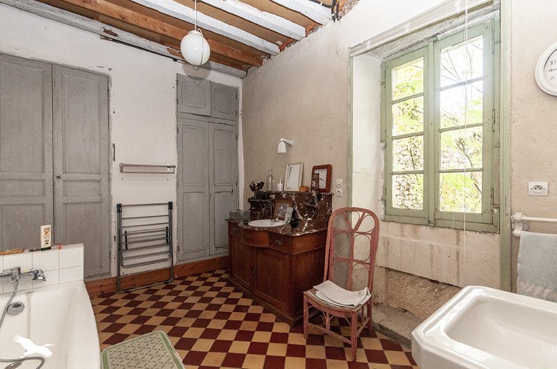 Vente Maison BOURDEILLES - 9 pièces -262 m² - (24310)