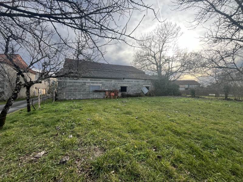 Vente Grange LA TOUR BLANCHE CERCLES - 1 pièce -155 m² - (24320)