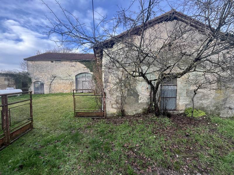 Vente Grange LA TOUR BLANCHE CERCLES - 1 pièce -155 m² - (24320)