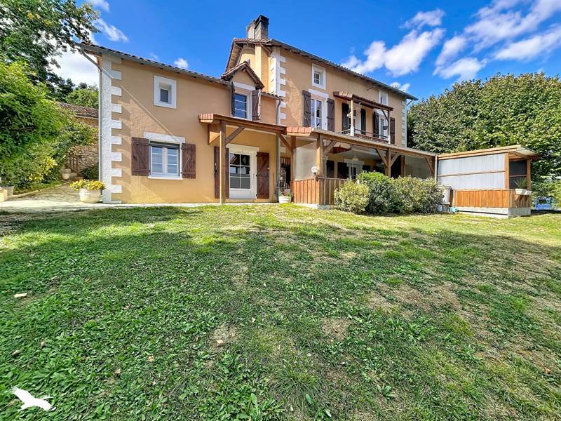Vente Maison Agonac 24460 12 pièces - 223 m²