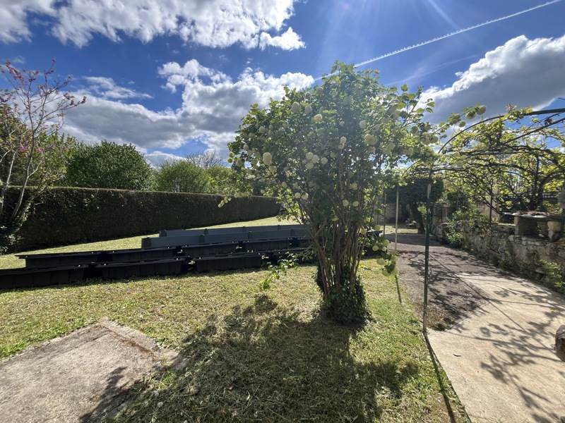 Vente Maison PAUSSAC ET ST VIVIEN - 6 pièces -188 m² - (24310)