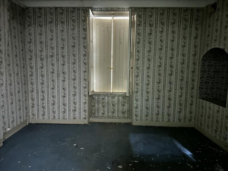 Vente Immeuble MONTENDRE - -  90 m² - (17130)